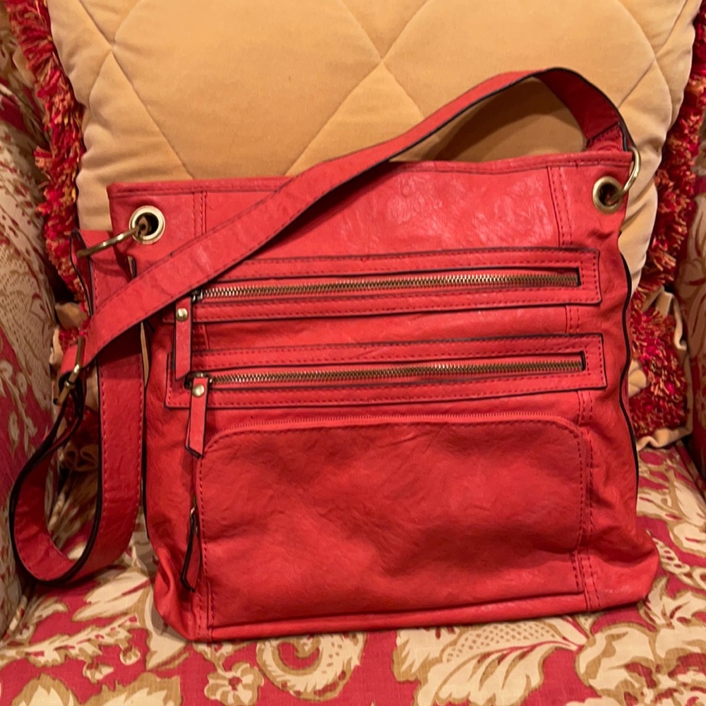 NWT Pretty Cherry Crossbody Bag/LOTS of Pockets